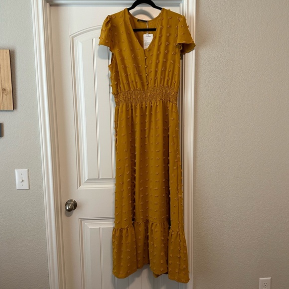 Dresses & Skirts - Swiss dot maxi dress mustard yellow NWT